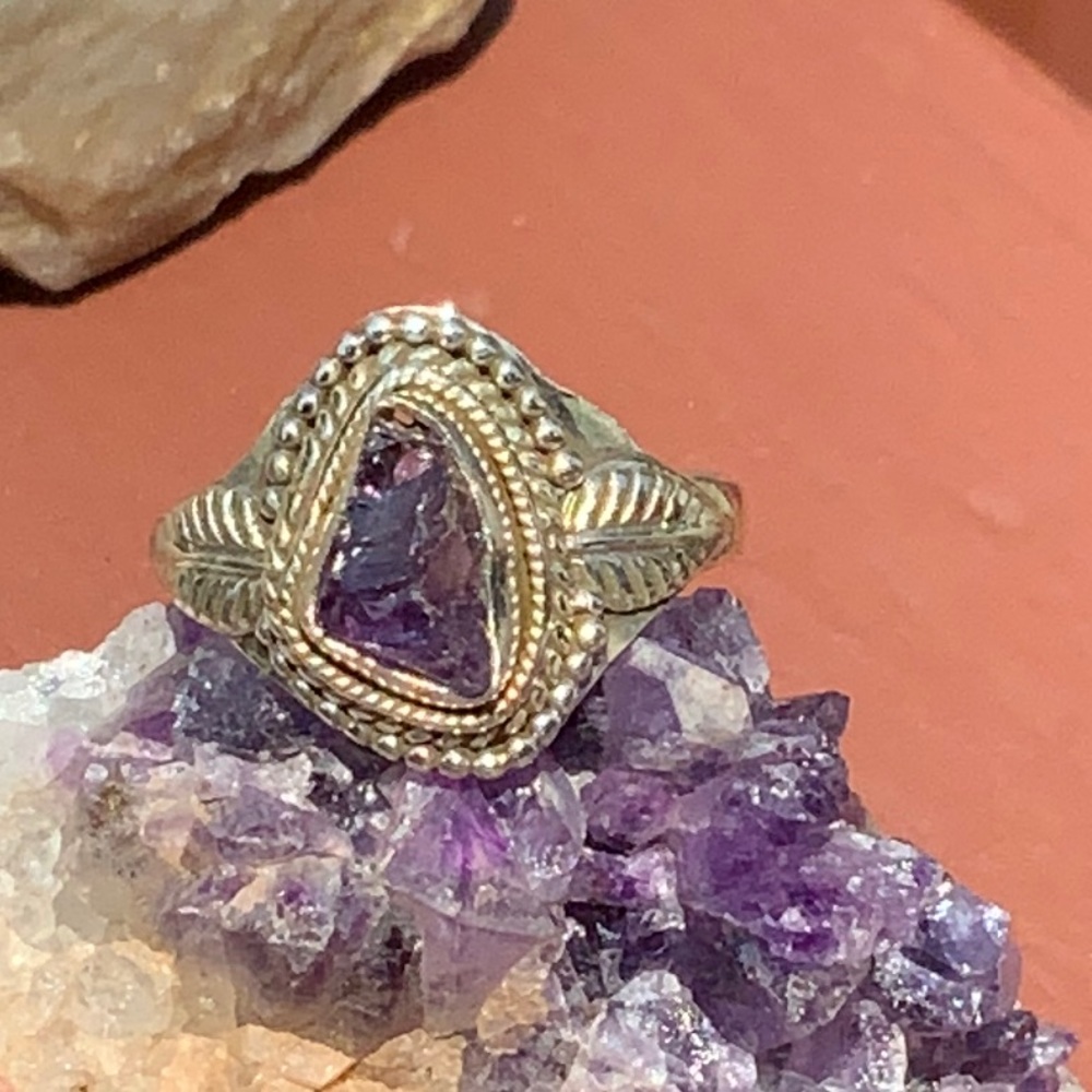 BOUTIQUE ROUGH AMETHYST 925 SILVER RING, SIZE 8 - Picture 6 of 11